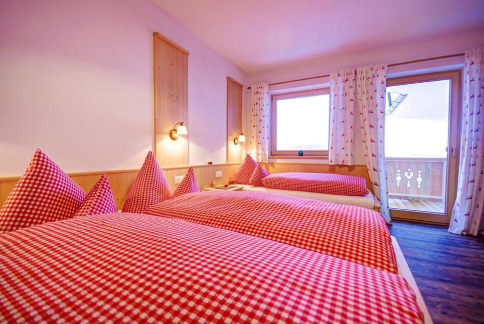 Landhaus Alpenjaeger Hainzenberg Kamer foto