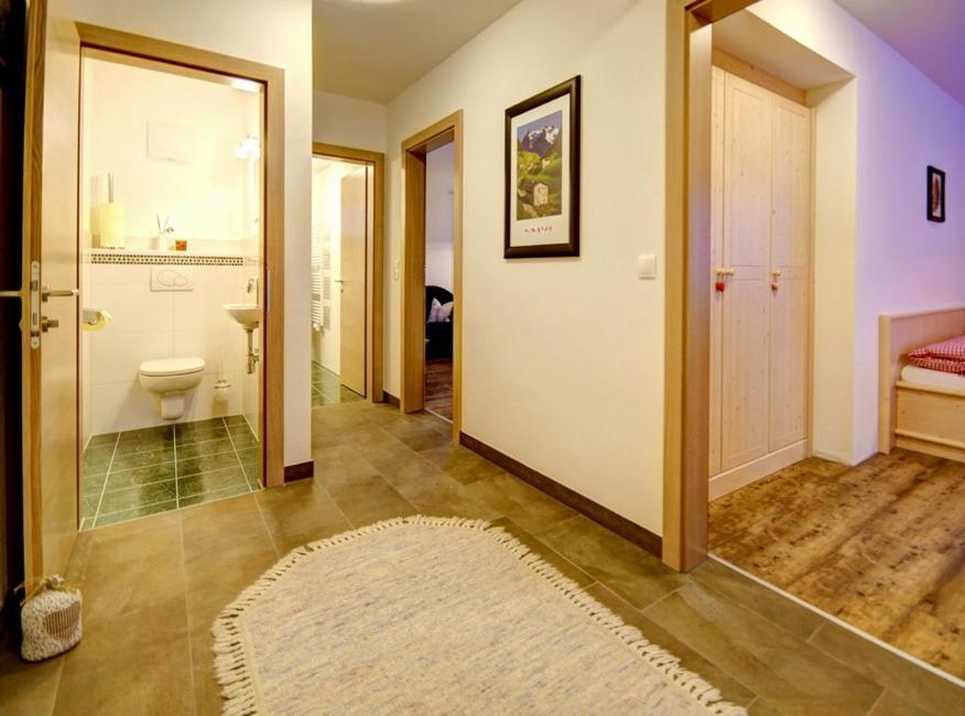 Landhaus Alpenjaeger Hainzenberg Kamer foto