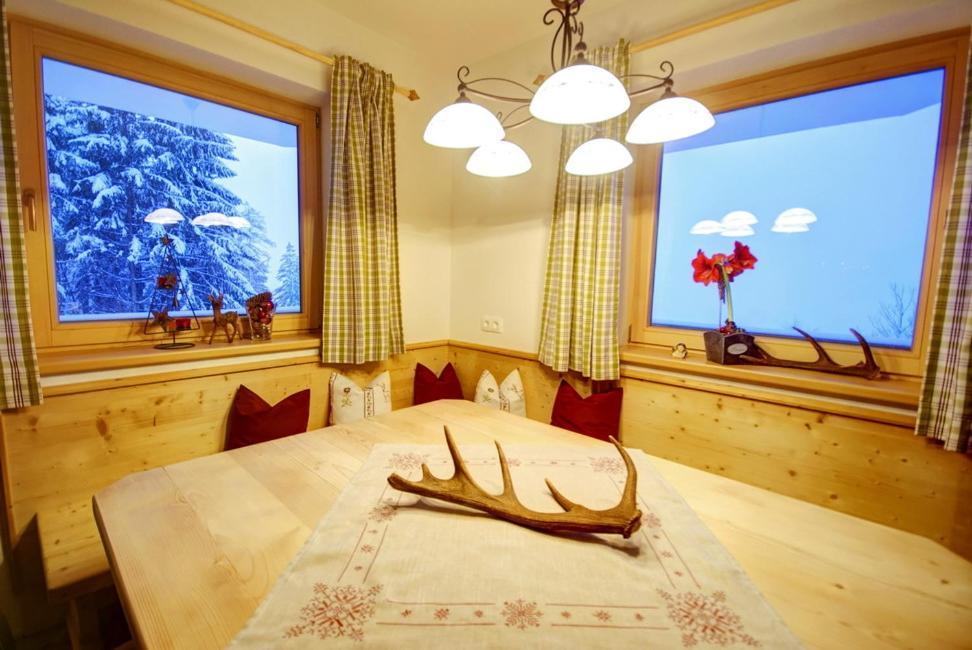 Landhaus Alpenjaeger Hainzenberg Kamer foto