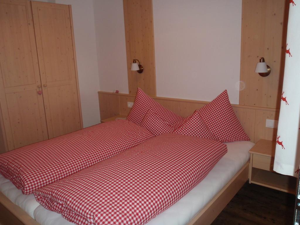Landhaus Alpenjaeger Hainzenberg Kamer foto